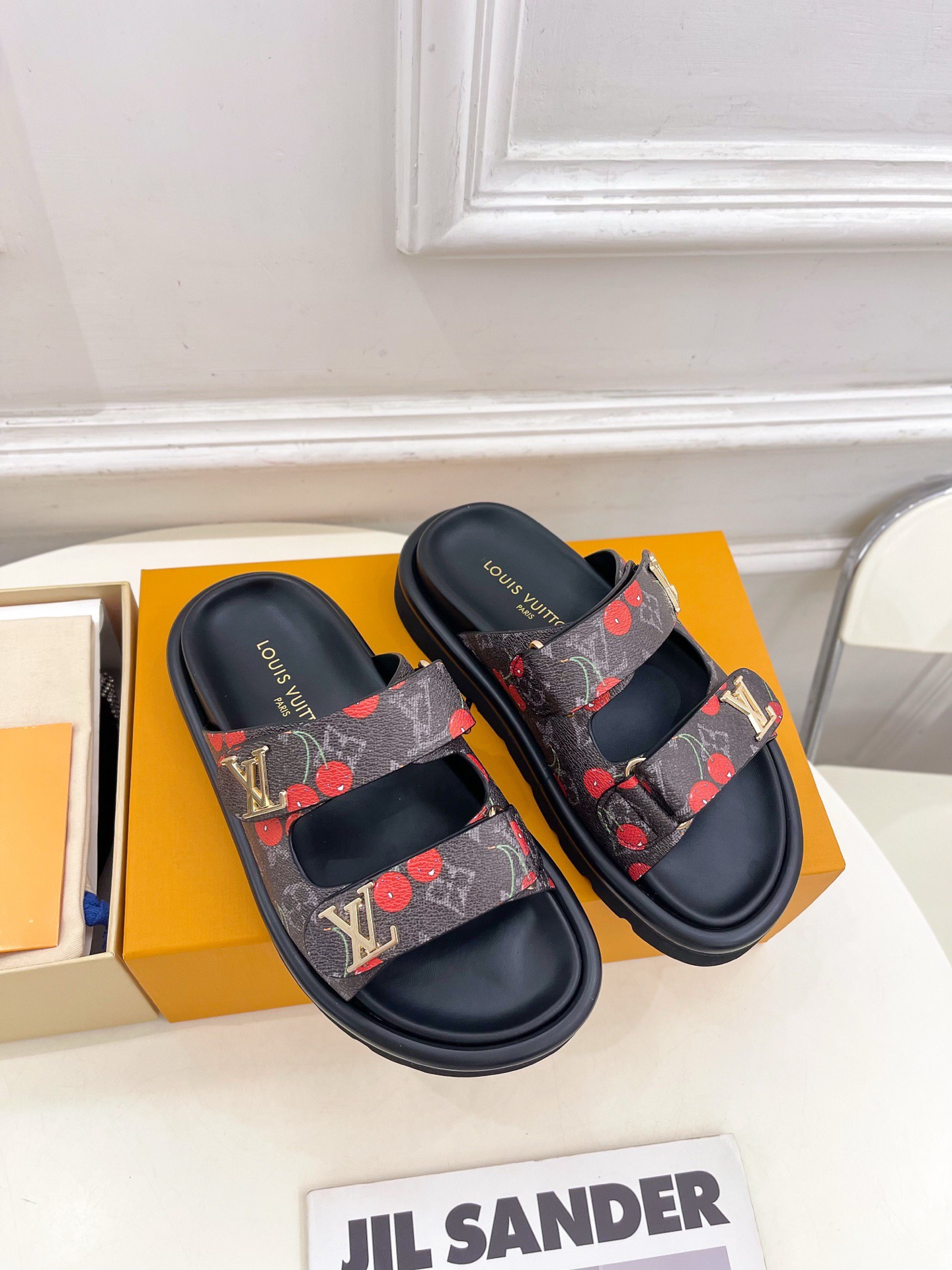 LV Couple Slipper