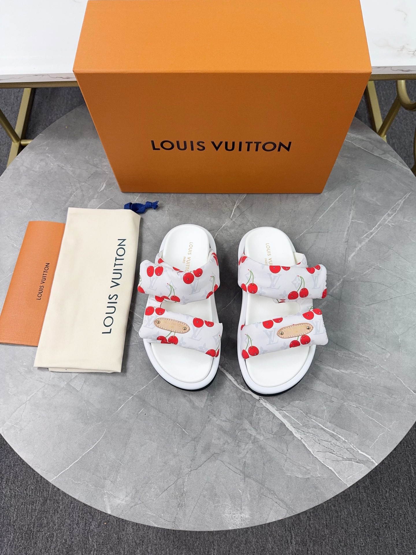 LV Couple Slipper