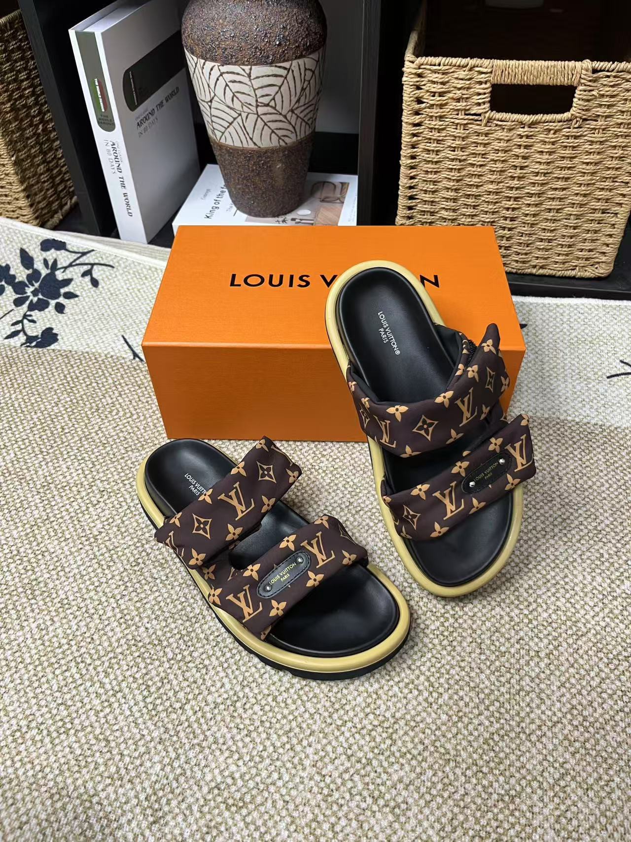 LV Couple Slipper