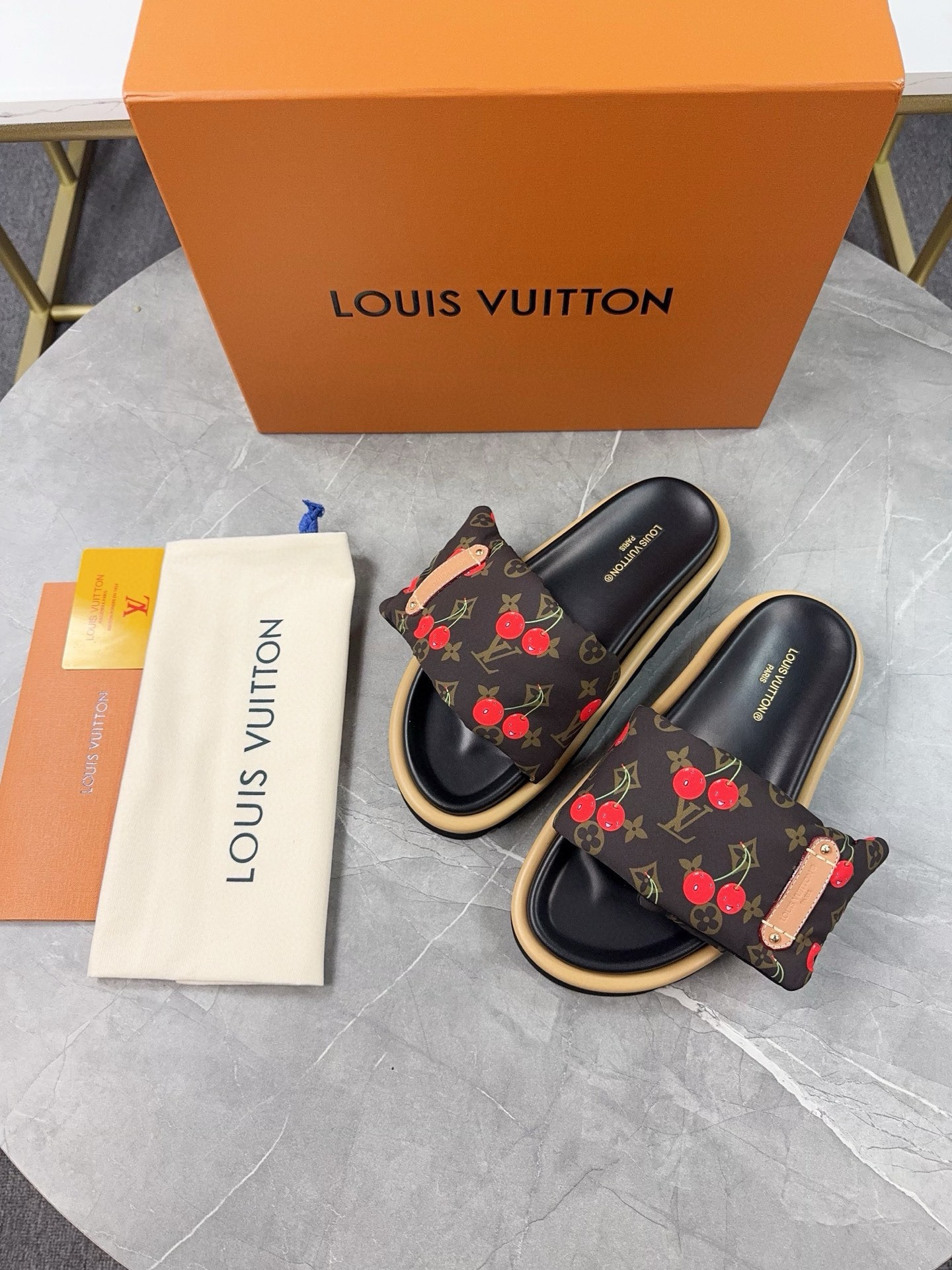 LV Couple Slipper