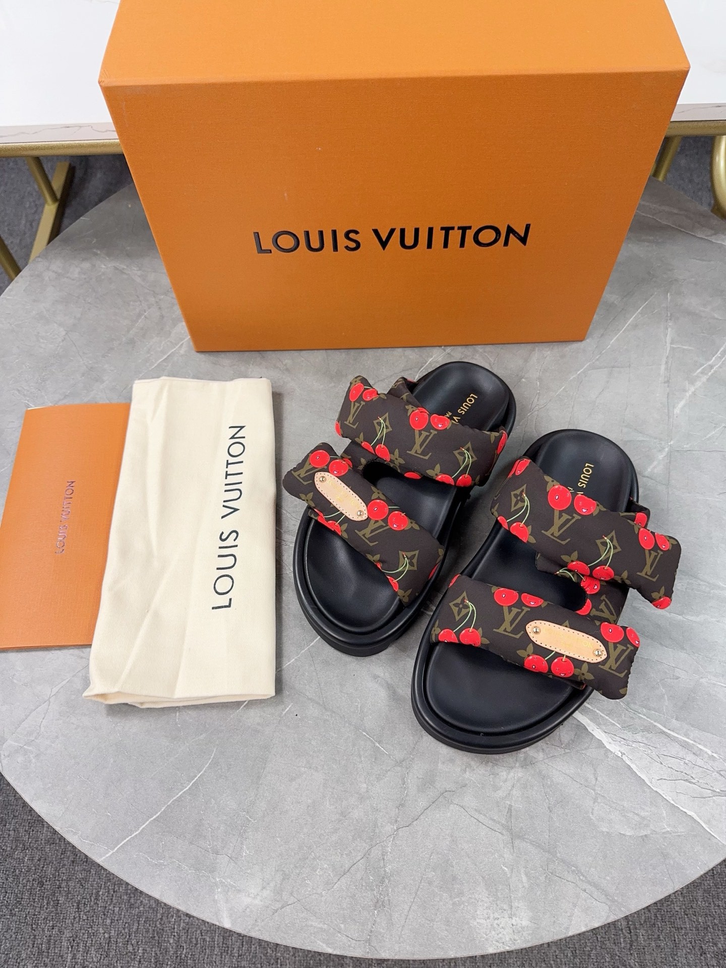 LV Couple Slipper