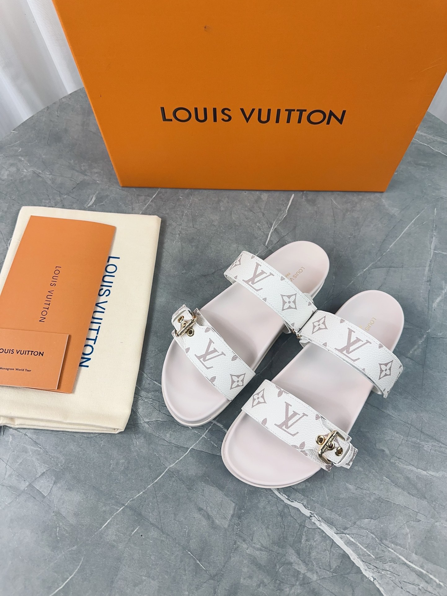 LV Couple Slipper
