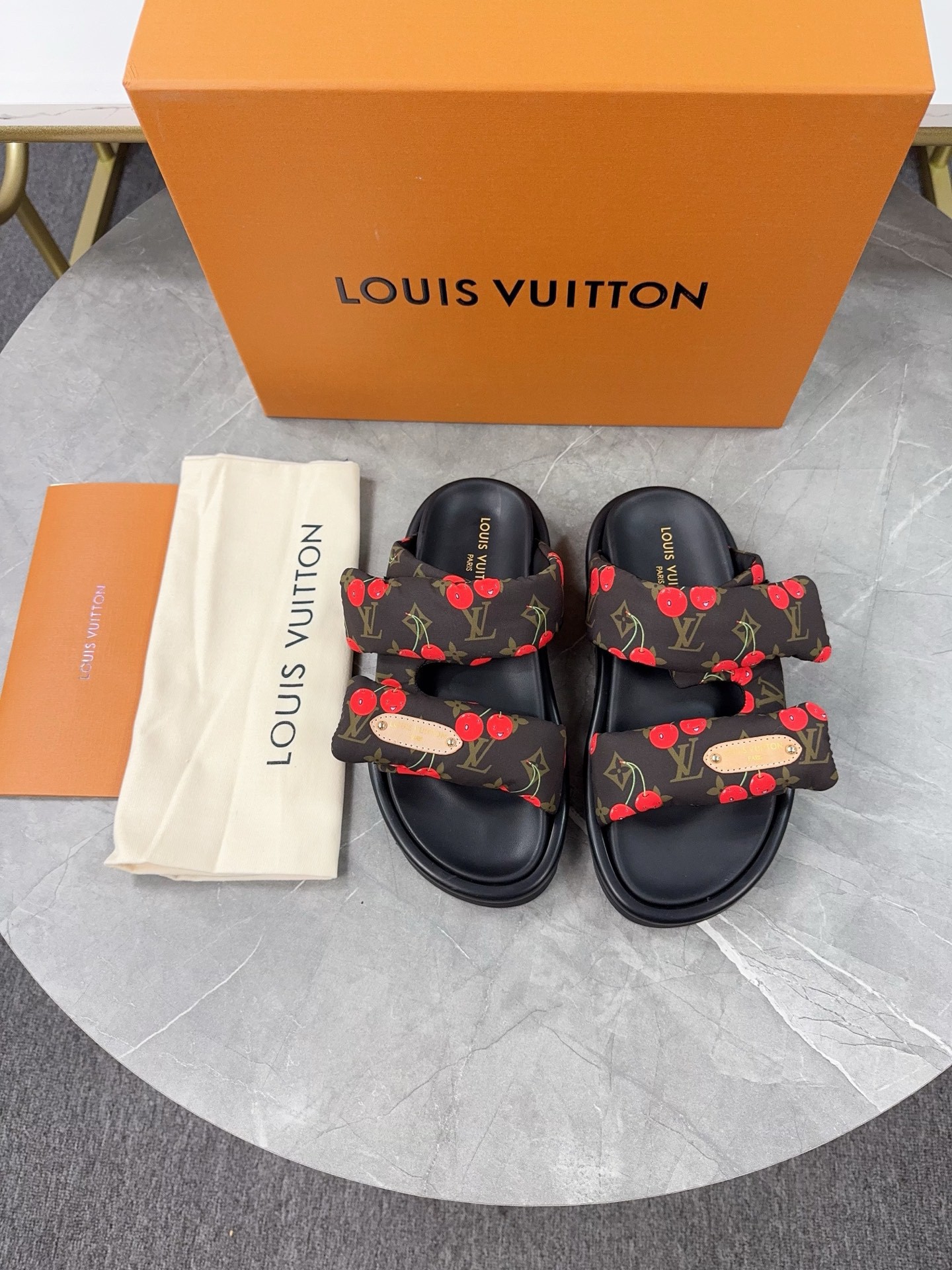LV Couple Slipper