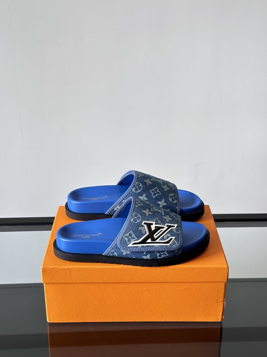 LV Man Slipper