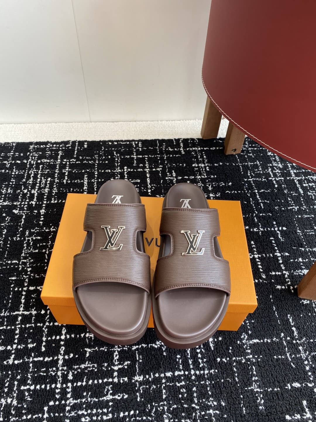 LV Man Slipper