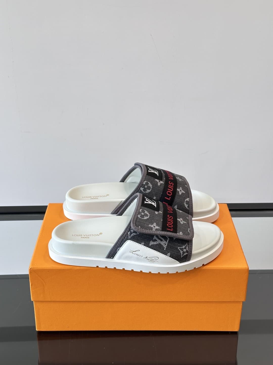 LV Man Slipper