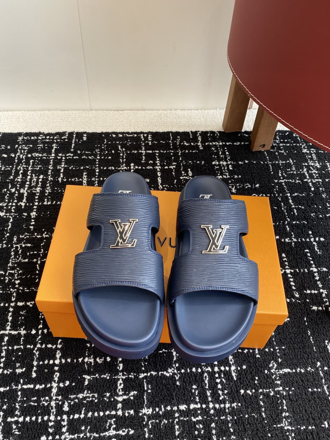 LV Man Slipper
