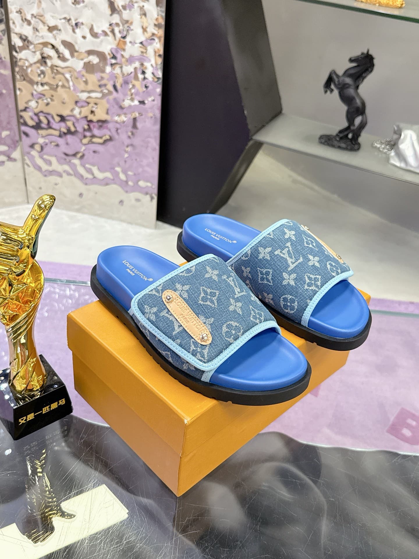 LV Man Slipper