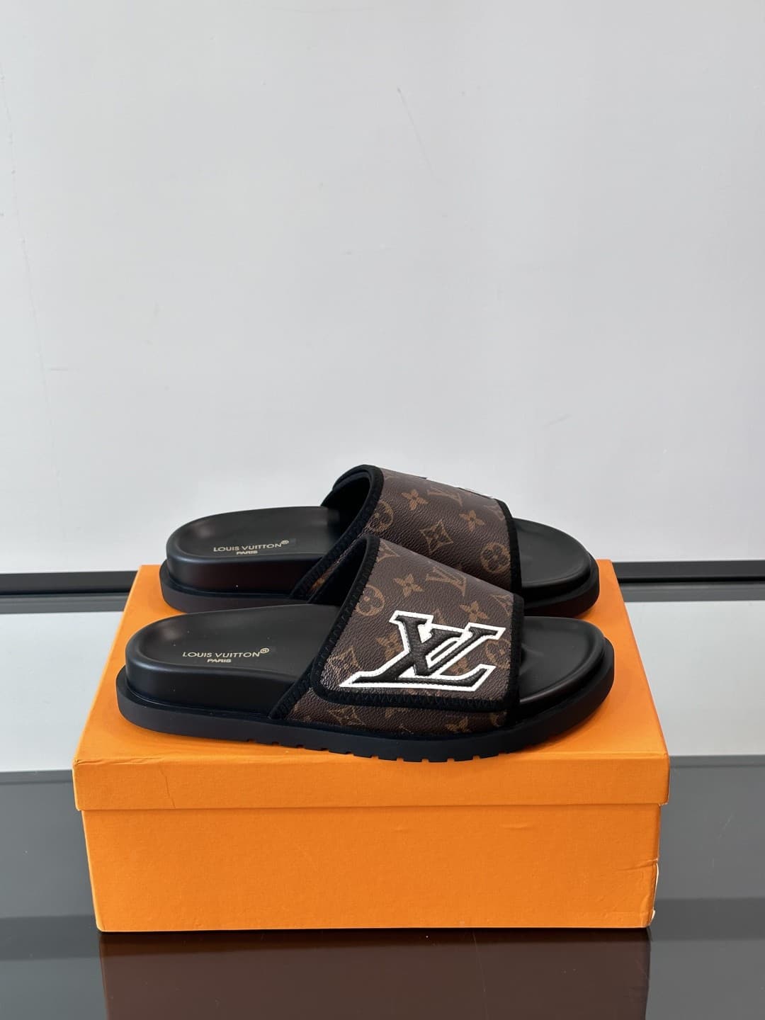 LV Man Slipper