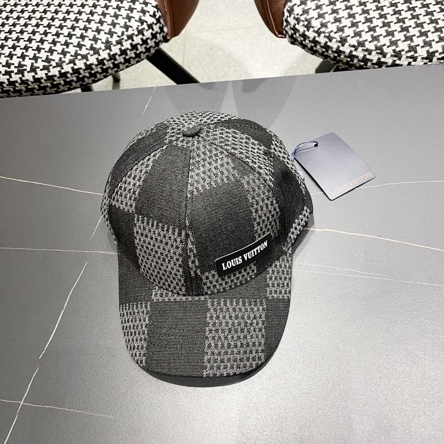 LV Cap