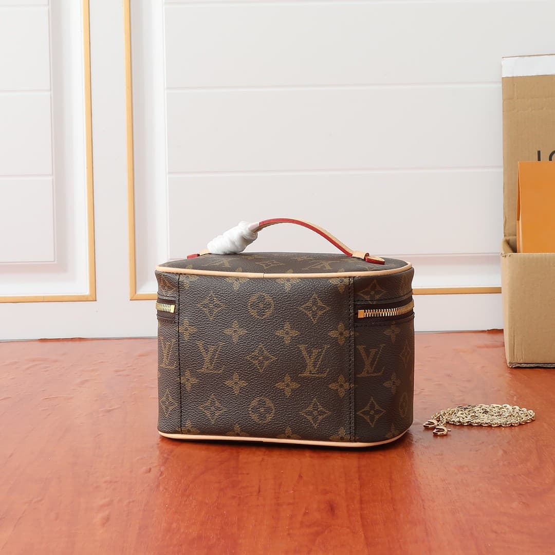 LV Bag M44495