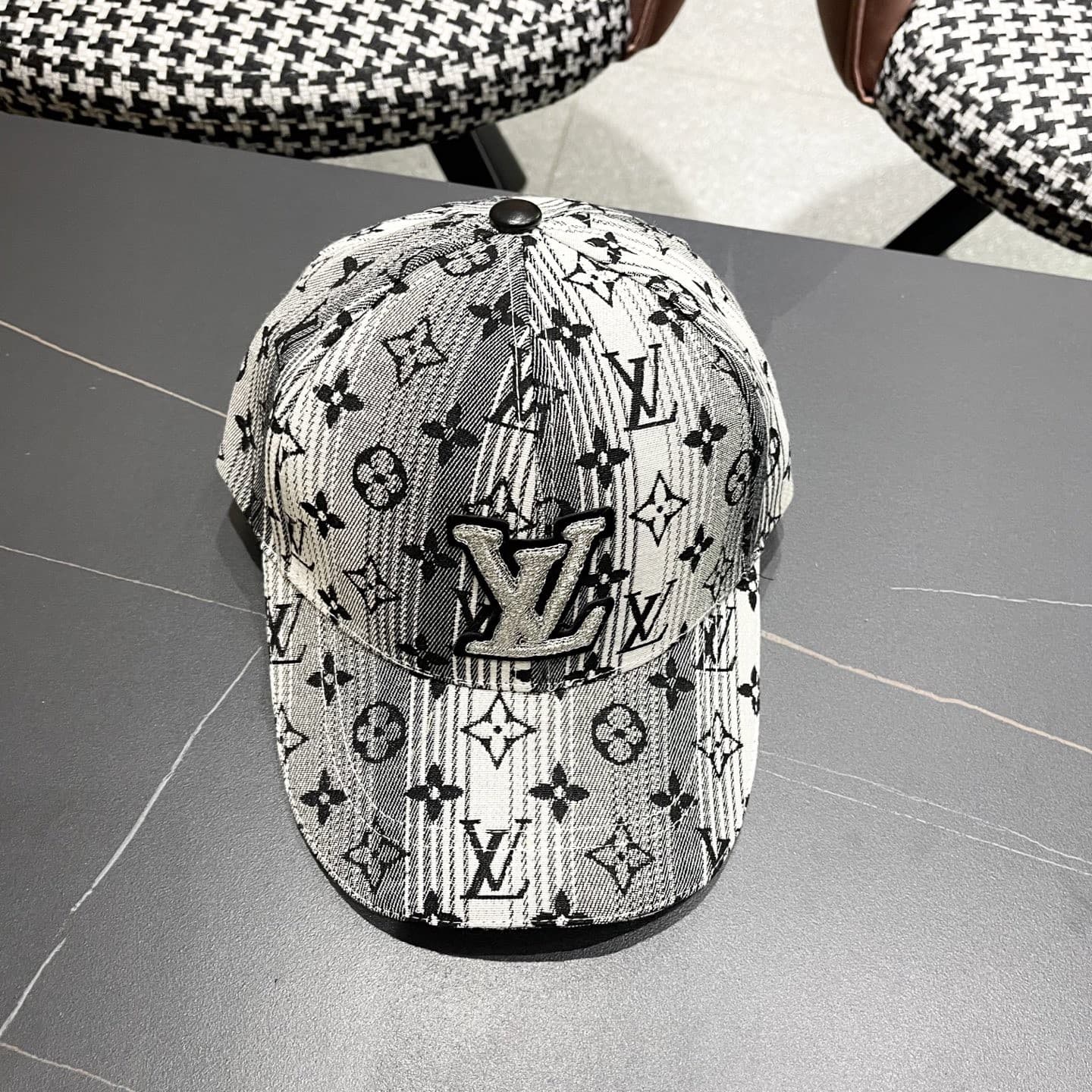 LV Cap