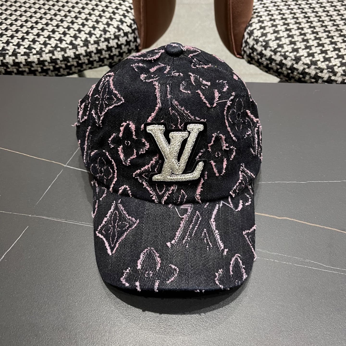 LV Cap