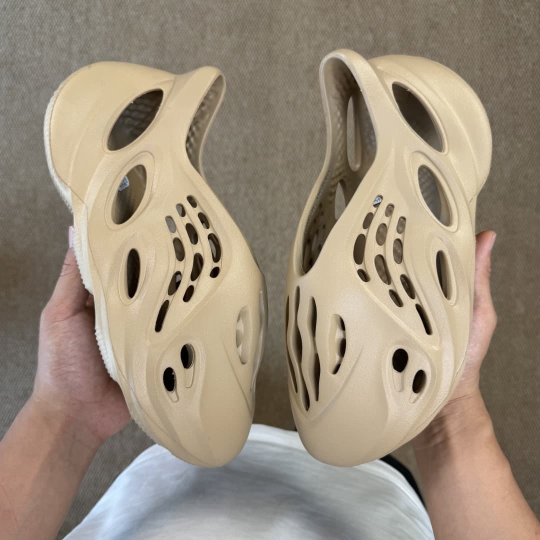 Yeezy Foam Runner GW3354