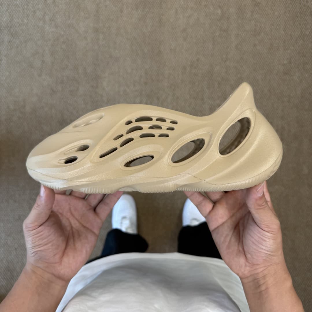 Yeezy Foam Runner GW3354