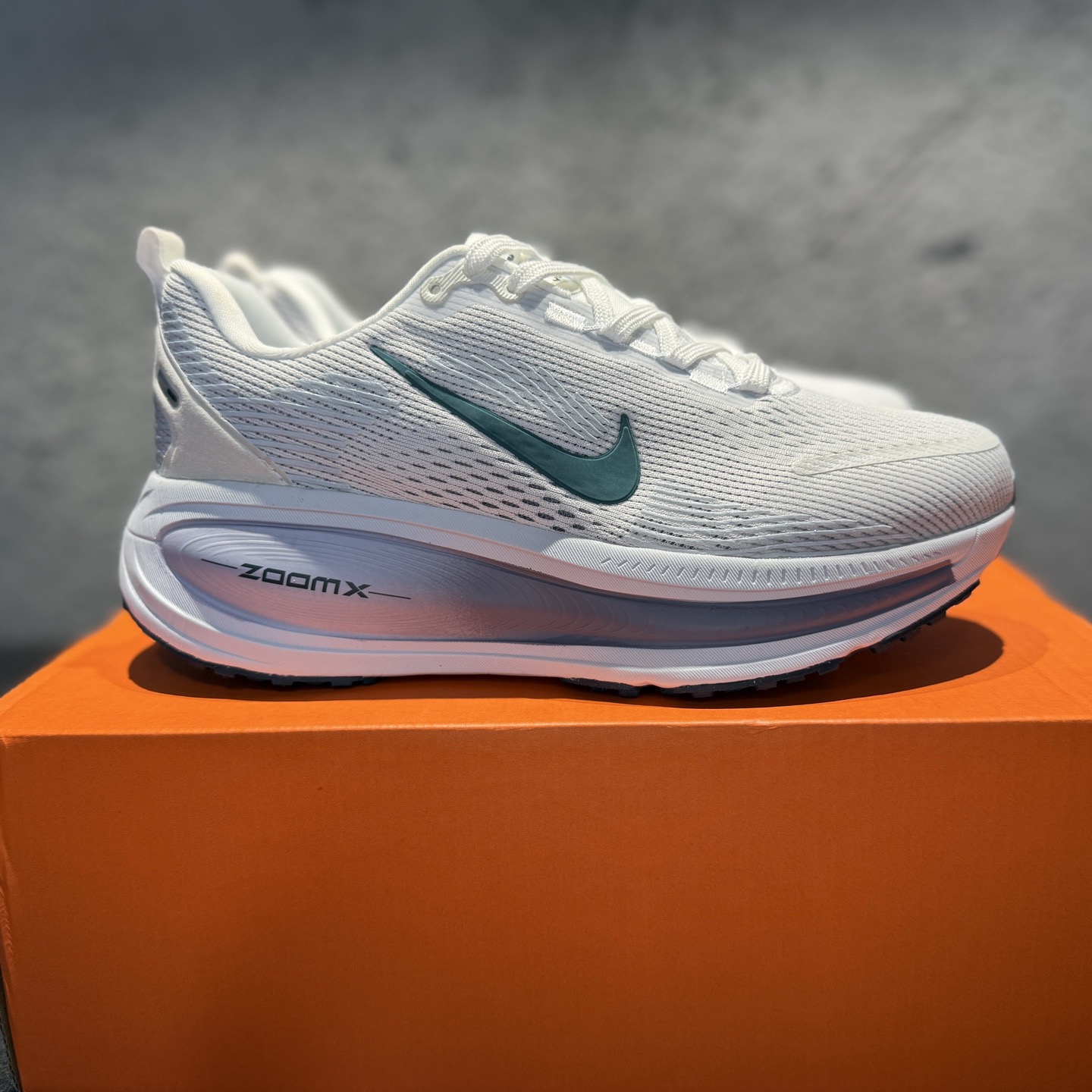 Nike Vomero 18