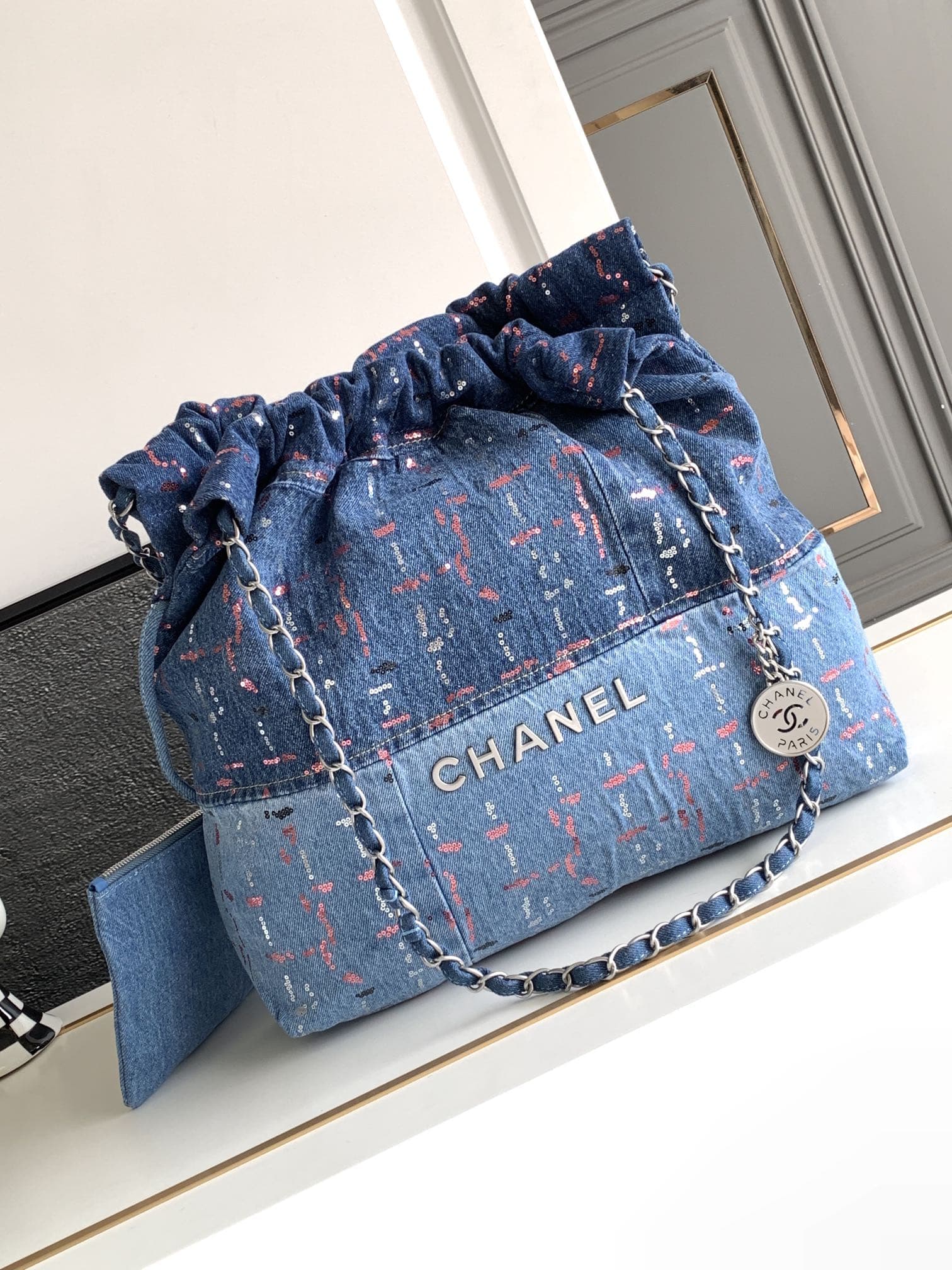 Chanel 22 Bag AS3261