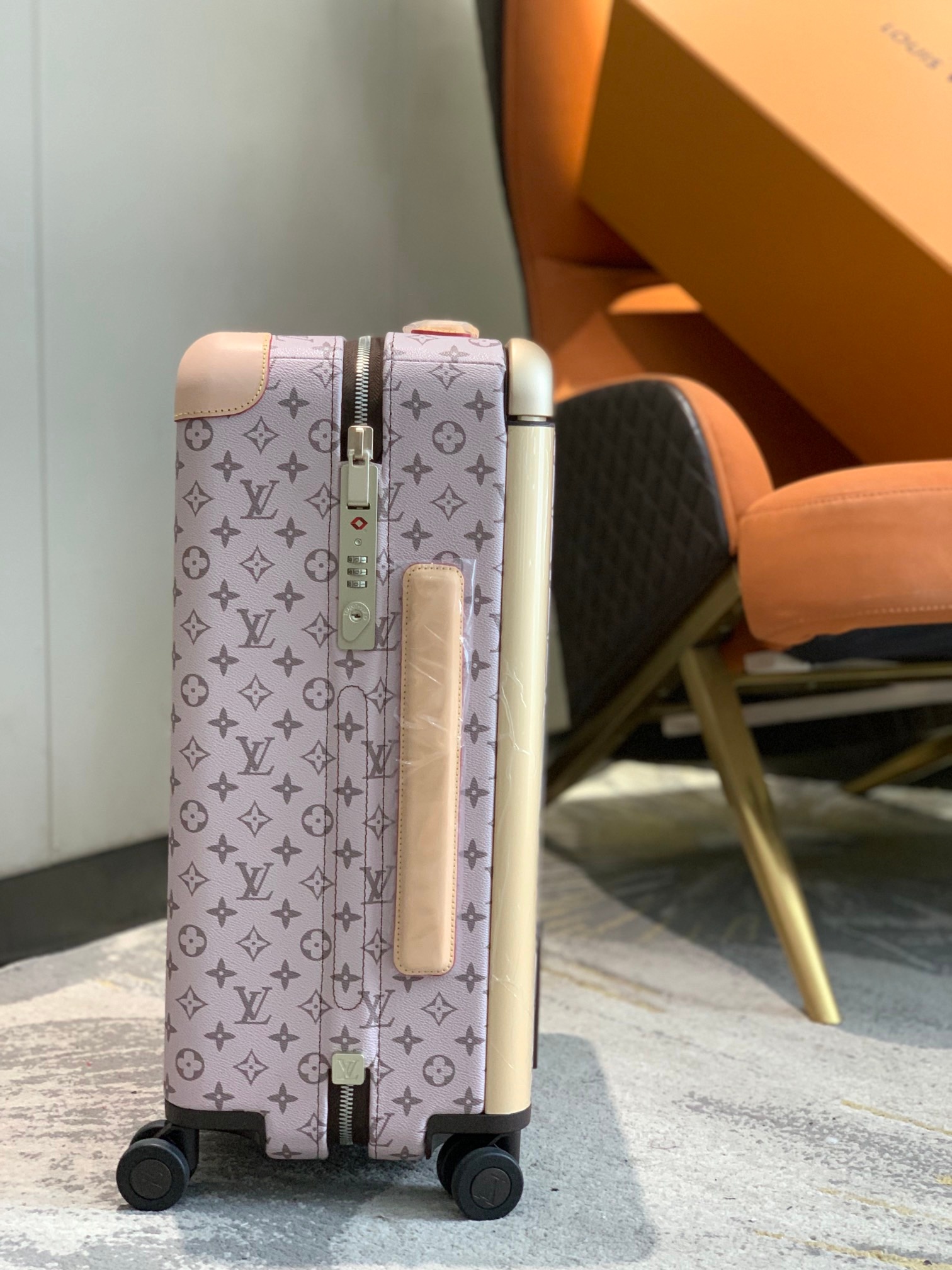 LV Suitcase Two Size（20/24 inches）